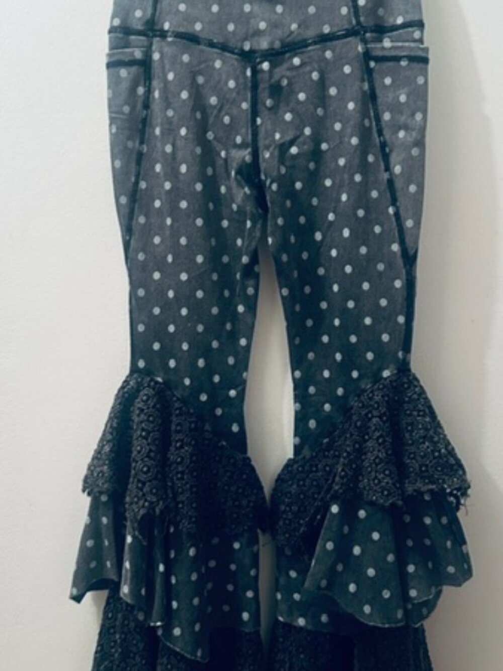 A Rare Bird Bold Black Polka Dot Tiered Ruffle Soft Stretchy Pocket Leggings NWT - Picture 13 of 16
